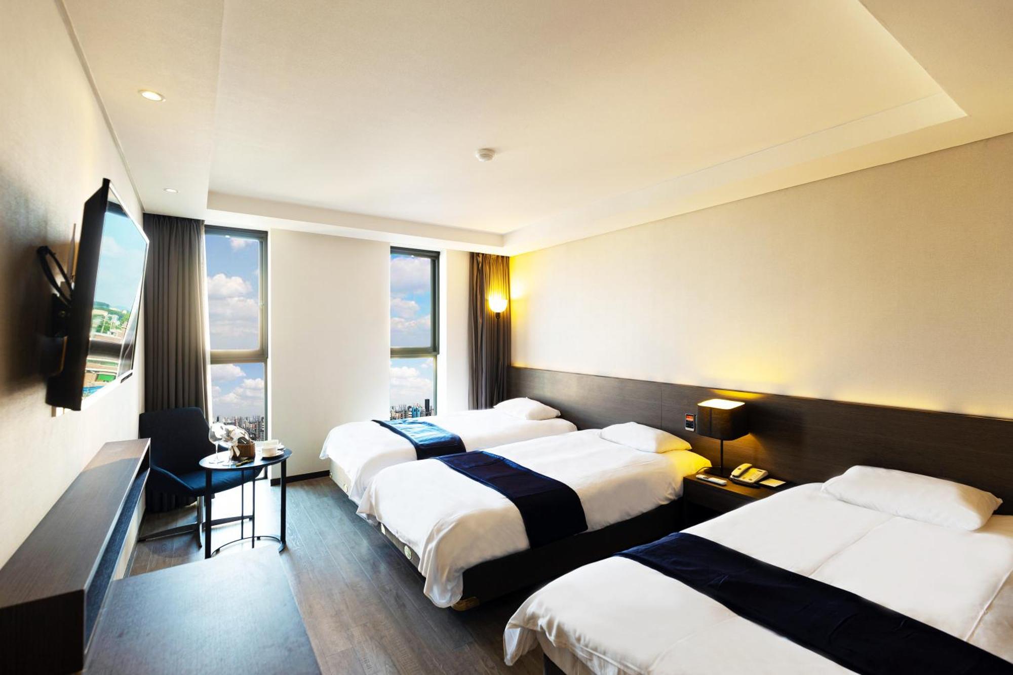 Deluxe Triple Room
